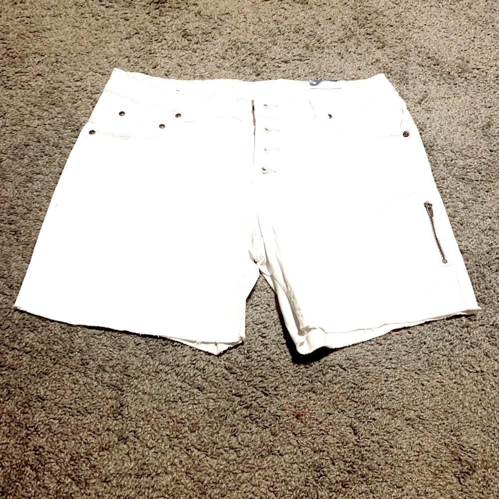 NWT Blue Boyfriend Taryn Shorts 🌷